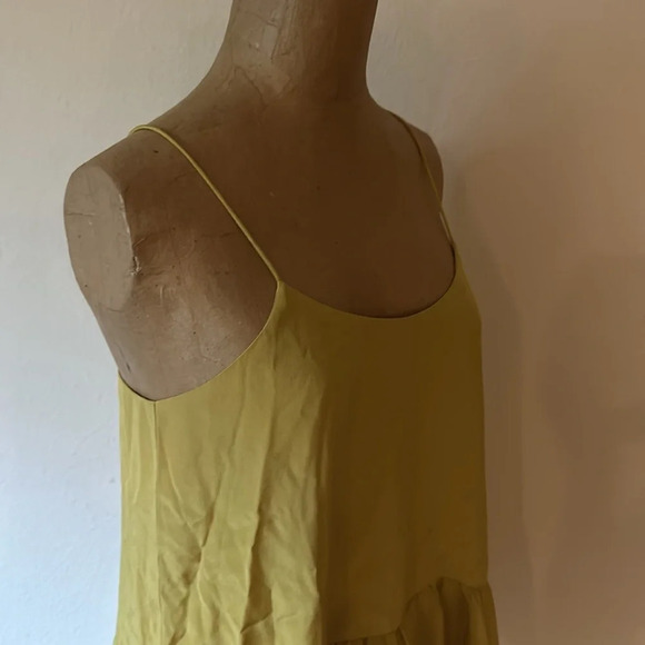 Tibi sz 4 yellow tank with ruffle 100% silk great pre owned condition thin strap - Picture 3 of 7